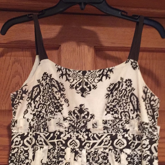 Pretty sundress size 1 - Picture 2 of 5